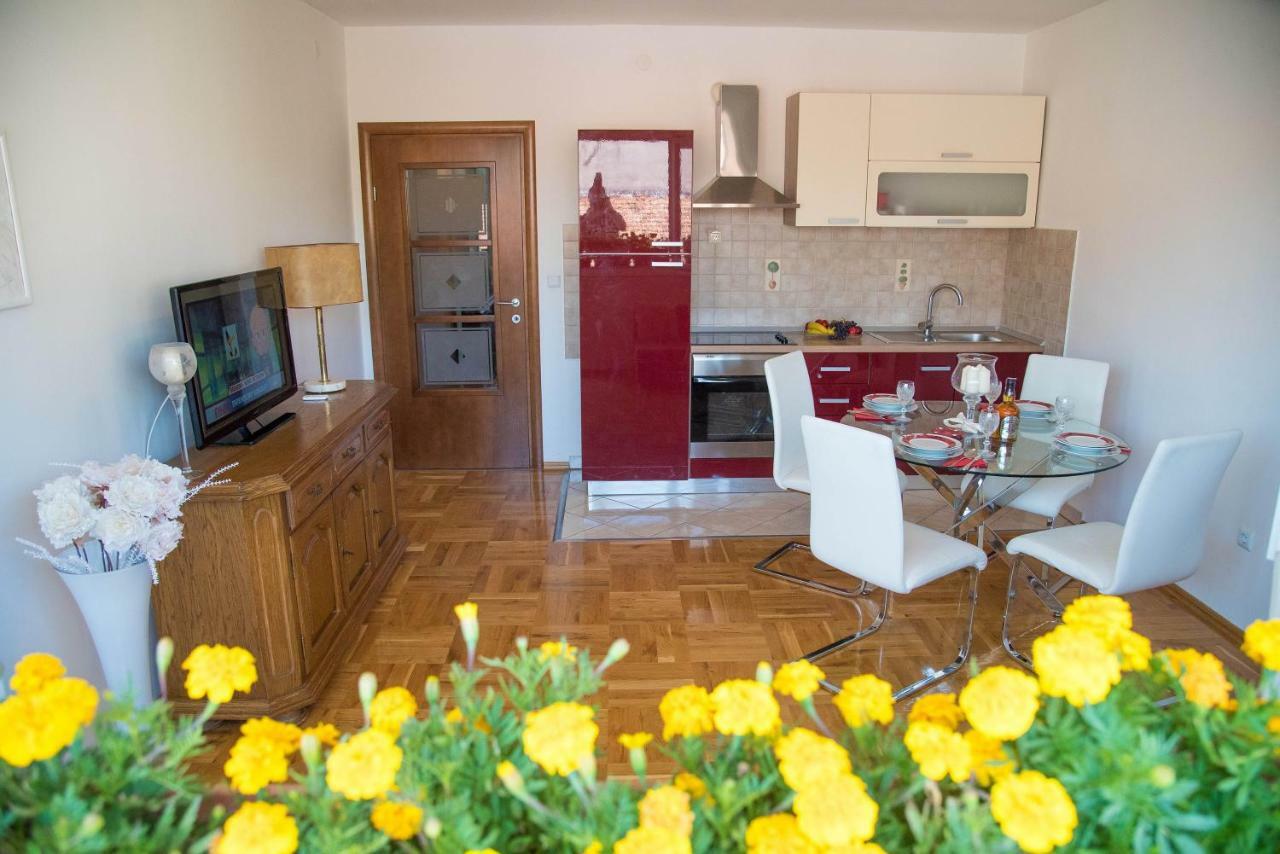 Apartment Ines Sinj Exteriör bild