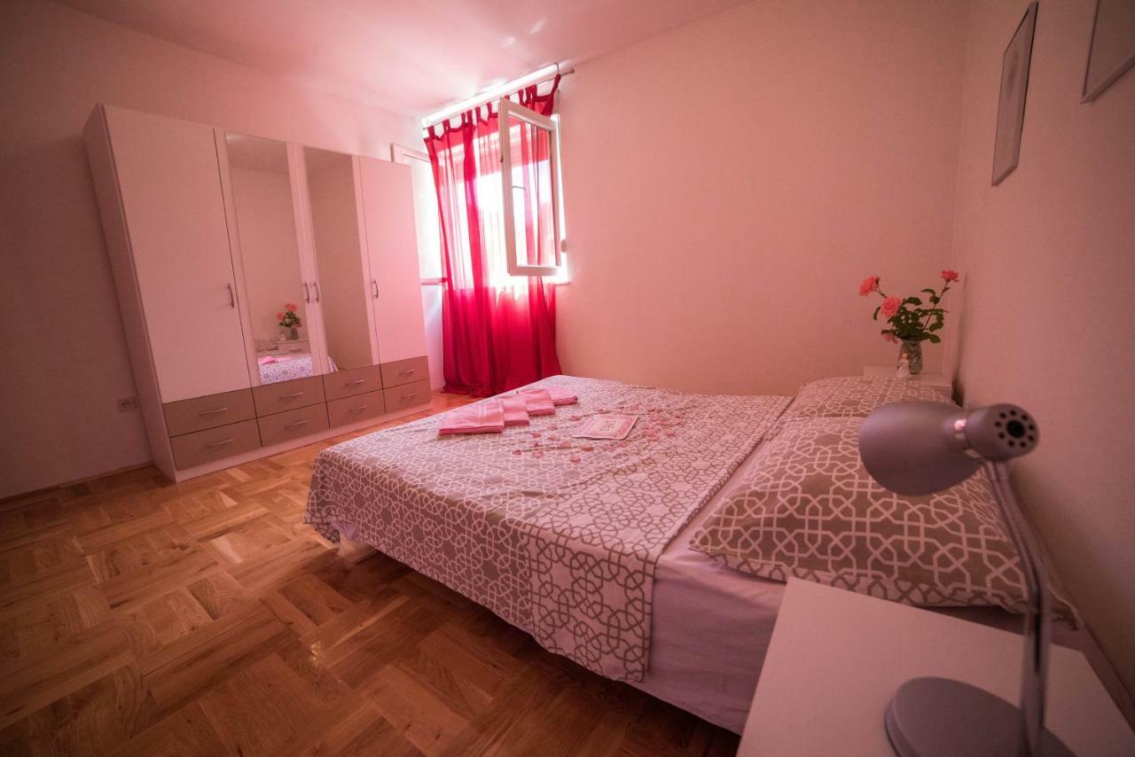 Apartment Ines Sinj Exteriör bild